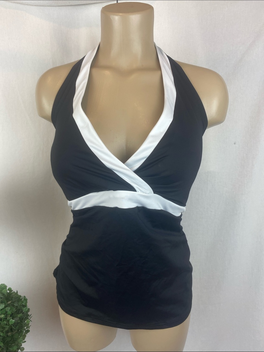 Land’s End Black & White Halter Tankini Swim Bathing Suit Top NEW L